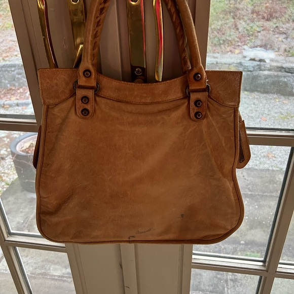 Balenciaga Tan Leather Shoulder Bag - Picture 2 of 10